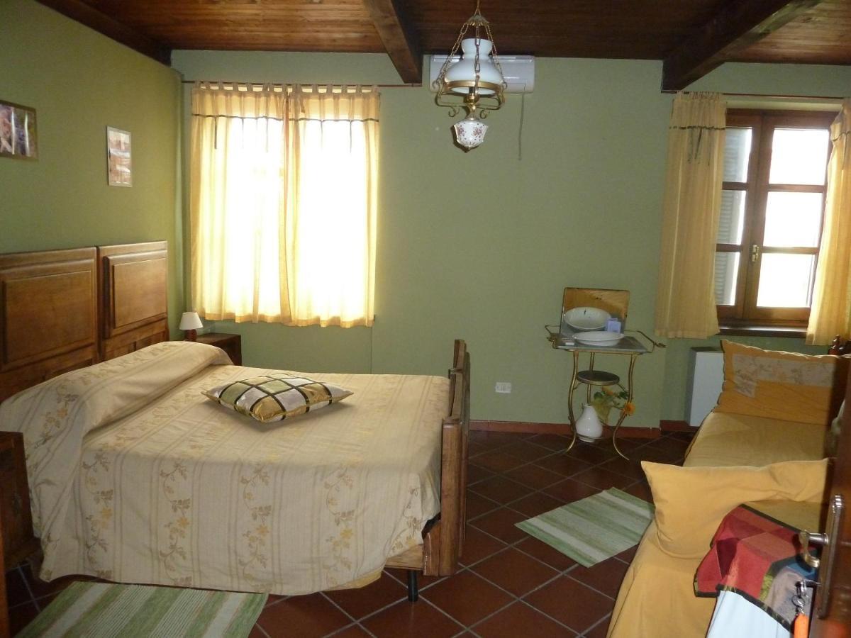 Agriturismo San Martino Castiglione Tinella Rum bild